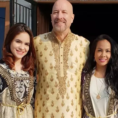 10 Pesona Sapna Husen, ibu pesinetron Stefhani Zamora yang hits abis