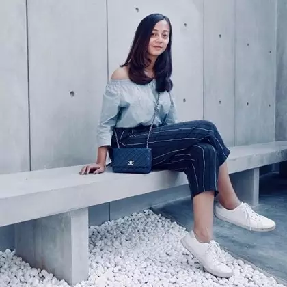 10 Pesona Chelzea Verhoeven, broadcaster cantik adik Paula Verhoeven 