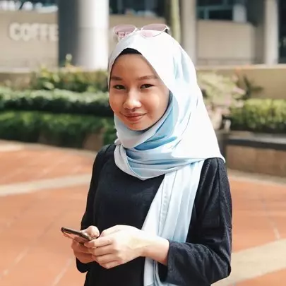 9 Pesona Nur Iman Safiyah, remaja imut pengusaha hijab asal Malaysia