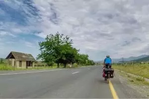 Demi Piala Dunia, pria ini rela tempuh jarak 4.000 km dengan bersepeda