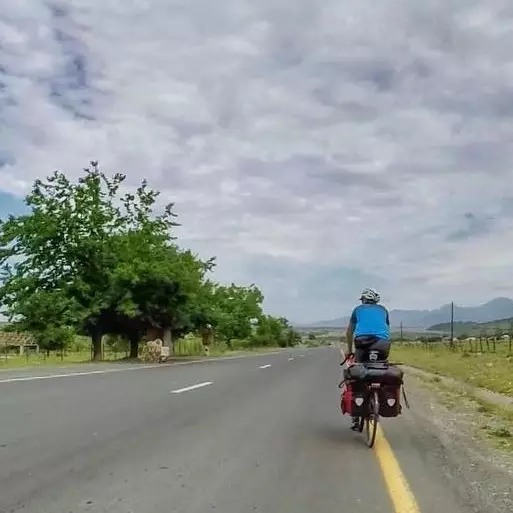 Demi Piala Dunia, pria ini rela tempuh jarak 4.000 km dengan bersepeda