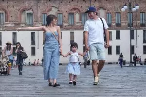 Kompak abis, begini 10 potret liburan keluarga Gading Marten di Italia