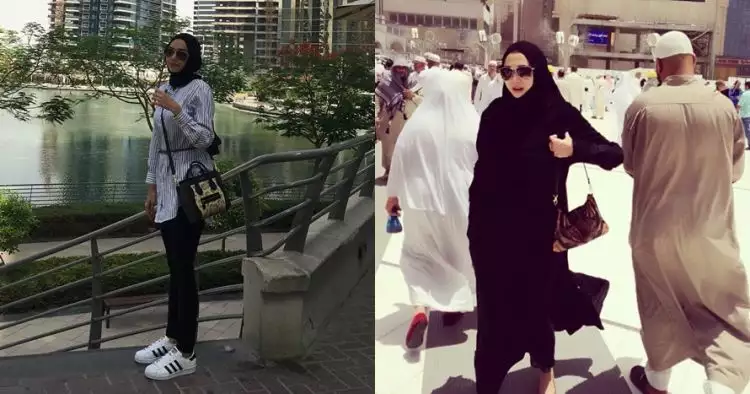 Biasa tampil seksi, ini 8 gaya Aura Kasih saat kenakan hijab
