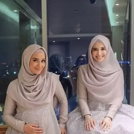 Ini bukti Zaskia &amp; Shireen Sungkar saudara sehati, pakai baju kembaran