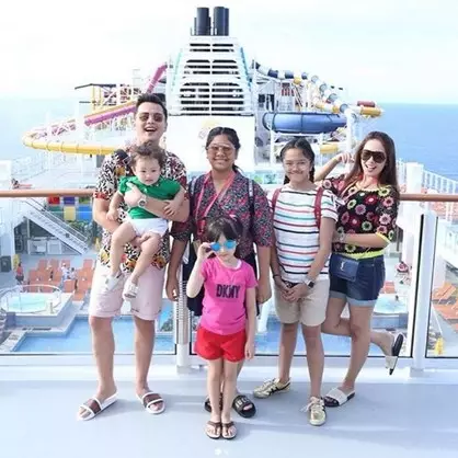 10 Potret liburan Andhika Pratama &amp; Ussy di kapal pesiar, seru banget
