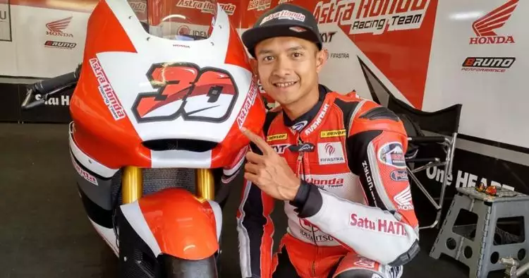 10 Gaya kece Dimas Ekky Pratama, pembalap Indonesia di Moto2 Barcelona
