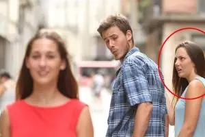 10 Pesona Carla Ramos si cewek ekspresi sinis di meme yang lagi viral