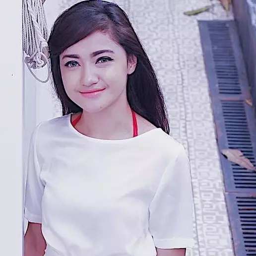 10 Pesona Marcella Simon, aktris yang produktif menulis buku anak