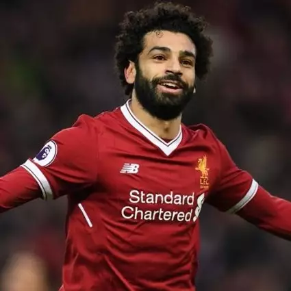 Alamatnya tersebar, begini suasana riuh rumah Salah diserbu penggemar