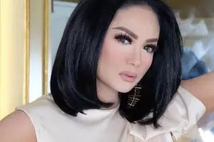 Dipuji cantik, ini beda gaya KD saat bertemu Presiden RI & Timor Leste