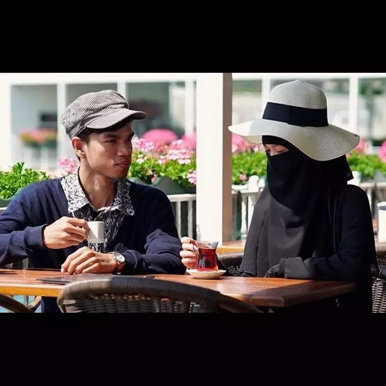 Qari ganteng Muzammil punya anak, ini 6 potret imutnya si baby