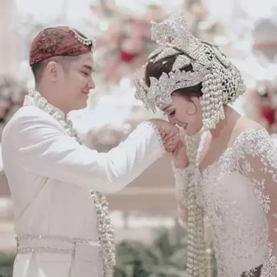 Resmi menikah, ini 9 potret bahagia Erica Putri dan Deryl de Keizer