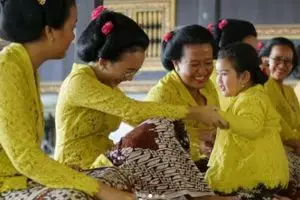 Ikut prosesi sungkeman, aksi cucu Raja Yogyakarta bikin gagal fokus