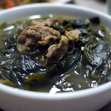 Bukan kue, ini 6 makanan unik saat perayaan ultah di berbagai negara