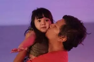 Kembaran kaus jersey dengan Gading, ekspresi Gempi malah jadi sorotan