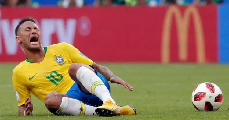 Kerap drama cedera, ini total durasi Neymar terkapar di Piala Dunia