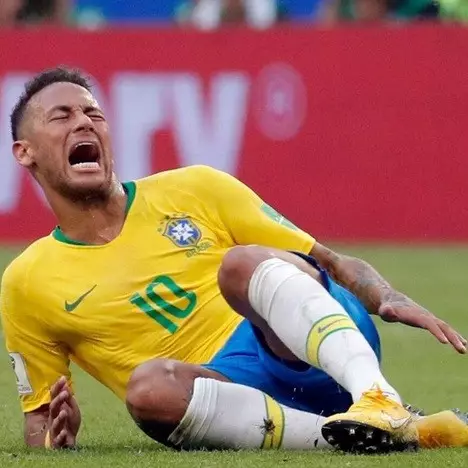 Kerap drama cedera, ini total durasi Neymar terkapar di Piala Dunia