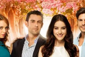 Cinlok di drama Cinta di Musim Cherry, ini 10 kemesraan Ozge & Serkan
