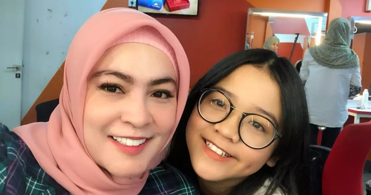 Ganti gaya rambut, penampilan terbaru Cinta Kuya bikin pangling