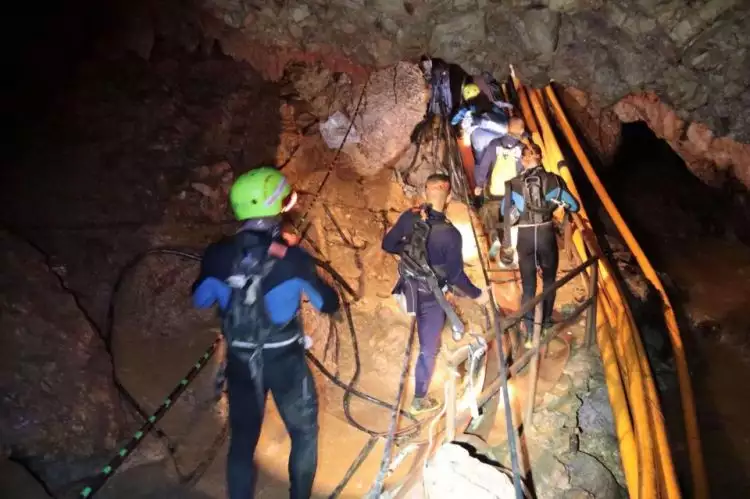 Sulitnya jalur evakuasi tim sepak bola dari gua, nyelam 2 km di lorong