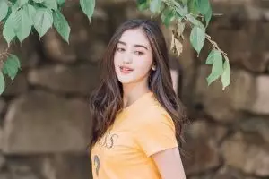 Wajah tanpa makeup Ranty Maria ini tak biasa, malah tuai banyak pujian