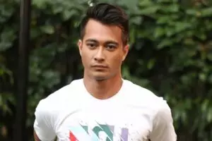 Cintanya tak direstui orangtua, 3 seleb ini pernah kabur dari rumah