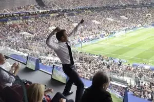 Presiden Kroasia peluk pemain Prancis, ini balasan Presiden Prancis