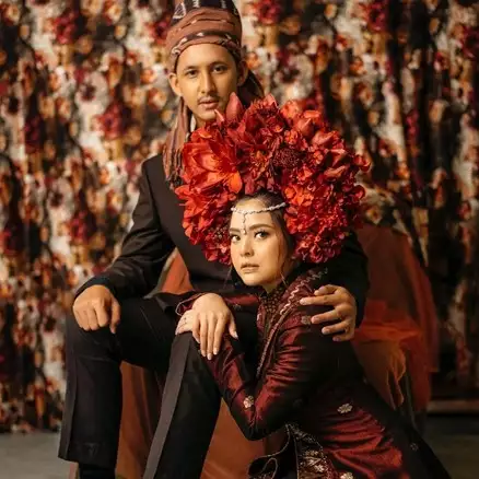 8 Potret prewedding Tasya Kamila &amp; Randi, berkonsep adat Minang