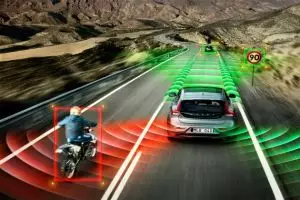 Sering diabaikan, ini 5 posisi blindspot mobil yang bikin kecelakaan