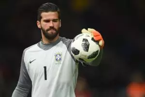 9 pesona Natalia Becker, dokter penakluk hati kiper anyar Liverpool