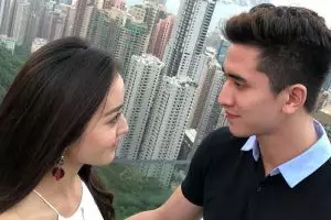 Foto bareng pakai baju minim, Verrel & Natasha Wilona tuai hujatan