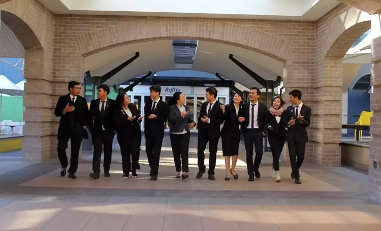10 Mahasiswa Indonesia ini sabet juara simulasi sidang PBB, keren!