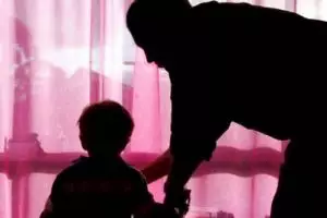 Bikin geram, guru SD ini lecehkan siswa & paksa nonton film dewasa