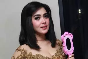 Syahrini gelar konser 10 tahun berkarier, harga tiketnya fantastis