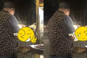 Antimainstream, cara pedagang ini bakar sate bikin ngakak tepuk jidat