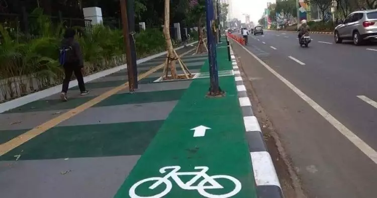 Jalur baru khusus sepeda di Jakarta ini hasilnya jadi sorotan warganet