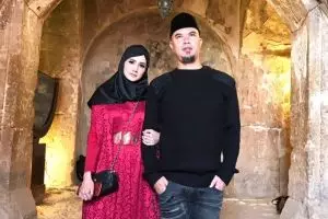 5 Seleb Tanah Air ini putuskan ganti nama, ada yang demi nyaleg