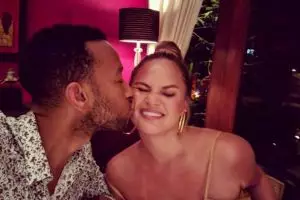 Liburan di Bali, aksi 3 seleb Hollywood ini bikin heboh