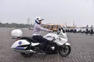 Jatuh saat kendarai moge, Anies bandingkan dengan naik Vespa