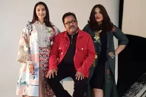 Kisah cinta segitiga Doel, Sarah, & Zaenab, bikin nangis seisi bioskop