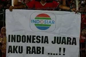 Aksi suporter Indonesia di AFF & Asian Games, ada yang pungut sampah