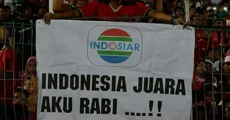 Aksi suporter Indonesia di AFF & Asian Games, ada yang pungut sampah