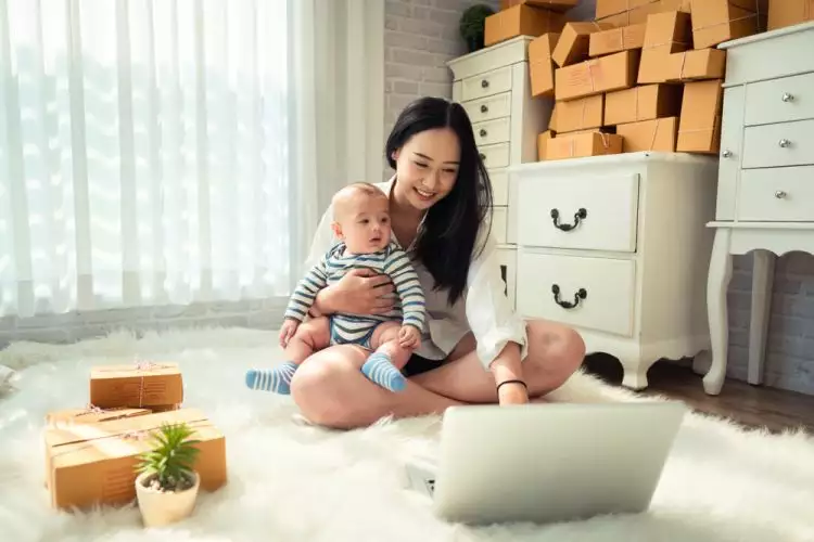 Stay di rumah tetap bisa bikin mama muda produktif, begini 7 caranya