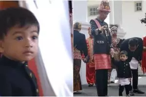 5 Tingkah lucu Jan Ethes ikut Jokowi upacara HUT RI, bikin salah fokus