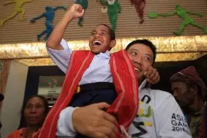 10 Momen pertemuan Joni dan Menpora, diberi maskot & jaket Asian Games