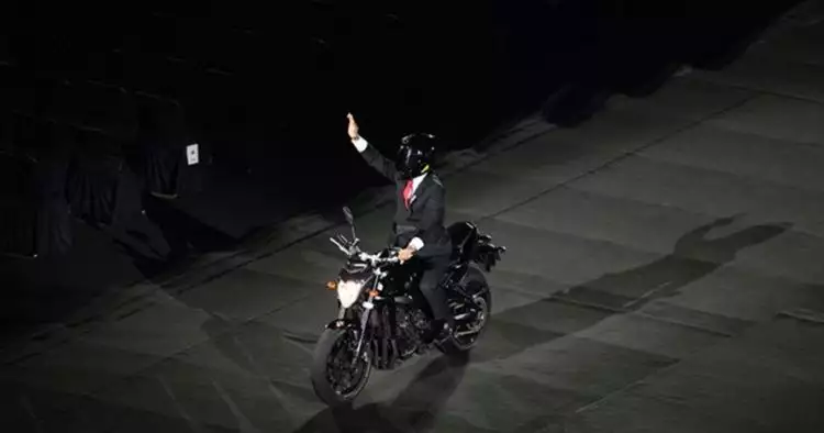 Jokowi naik motor di AG 2018 mirip Kamen Rider, ini 4 potret buktinya