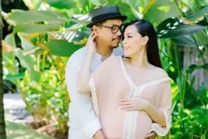 Selamat! Sammy Simorangkir dan Viviane dikaruniai anak pertama