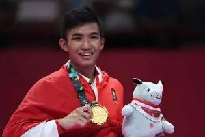 Karateka ganteng penyumbang emas ke-11 ini ternyata anggota TNI AD 