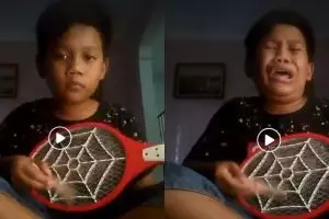 Bikin bingung sekaligus ngakak, anak ini nyanyi sambil nangis