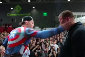 Aneh tapi nyata, kontes saling tampar ini benar-benar ada 